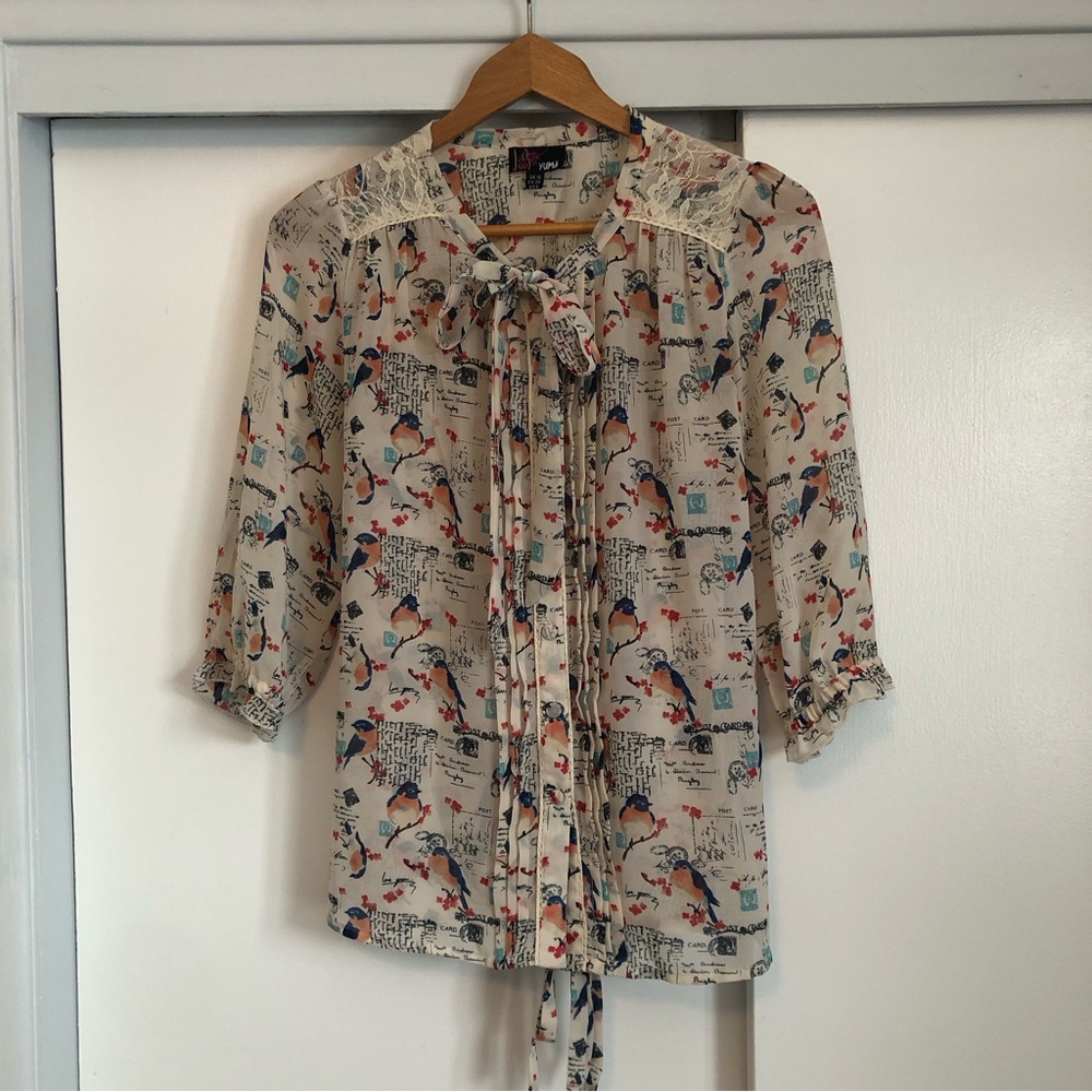 Yumi 3/4 sleeve blouse with lace detailing